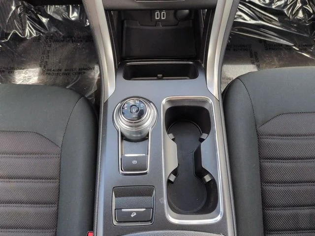 Used 2020 Oxford White Ford SE image 18