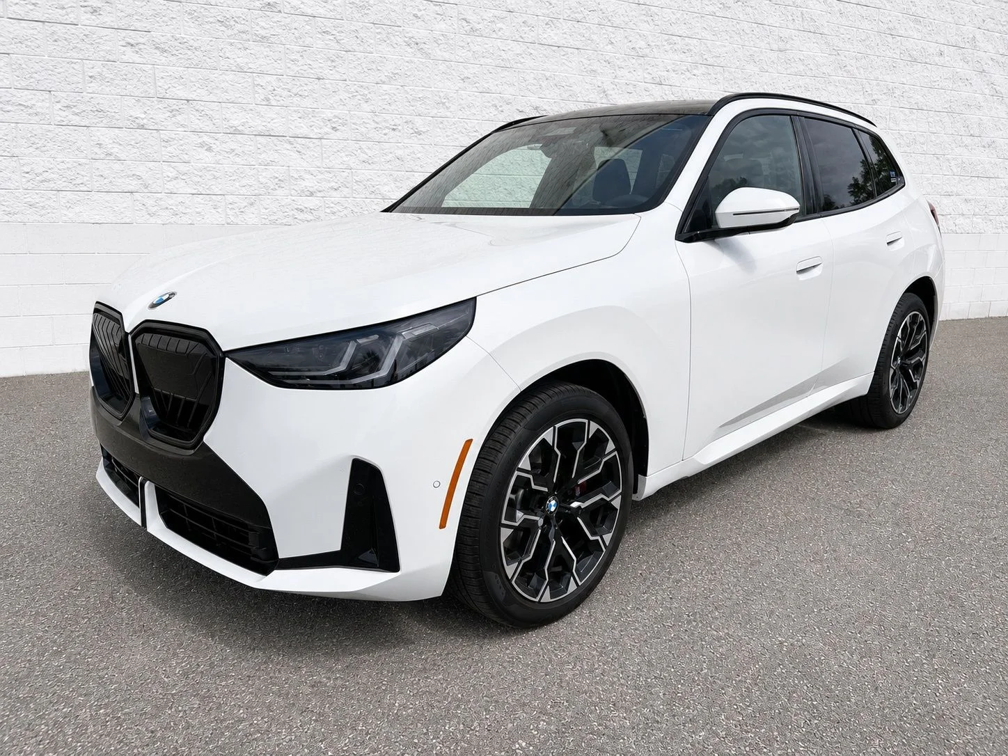 Certified Used 2025 Alpine White BMW 30 xDrive image 1