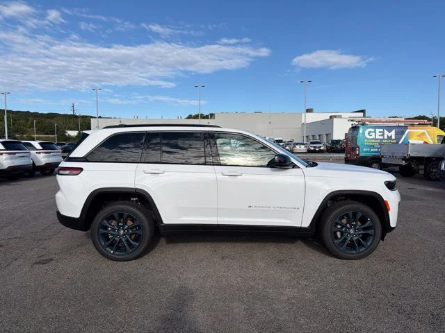 New 2026 White/off-white Jeep  image 2