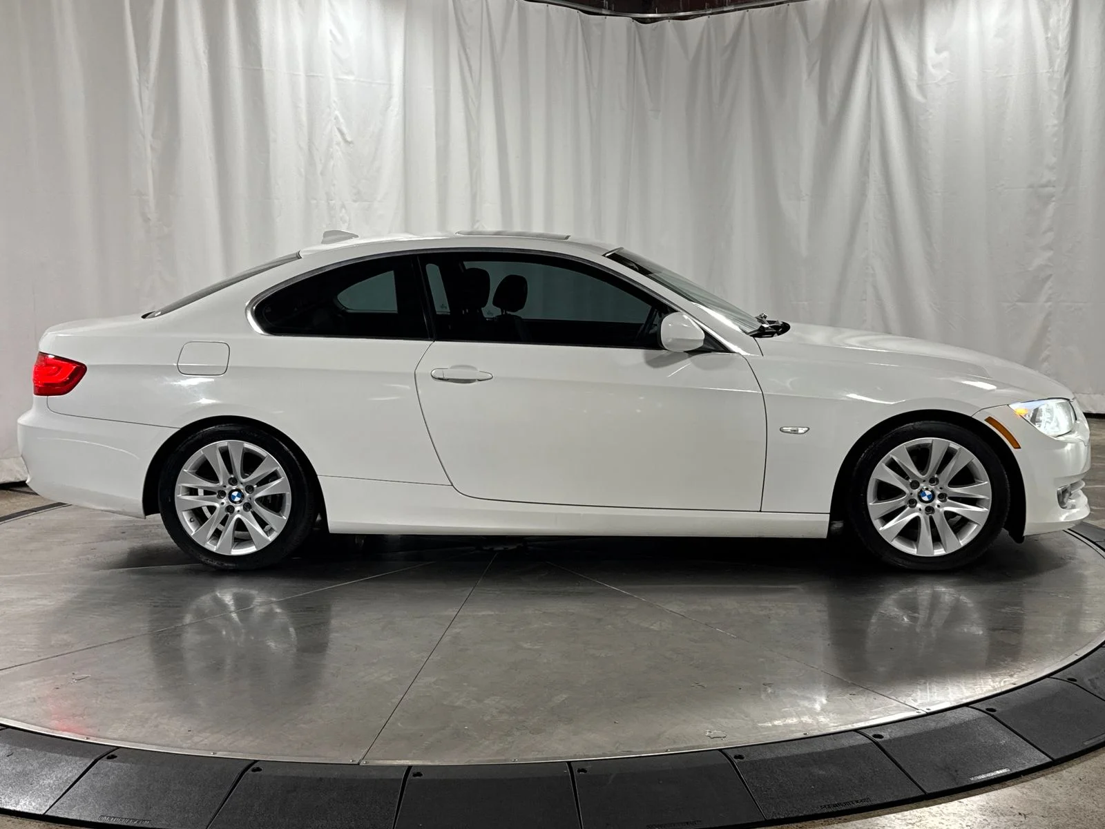 Used 2012 Alpine White BMW 328i image 6