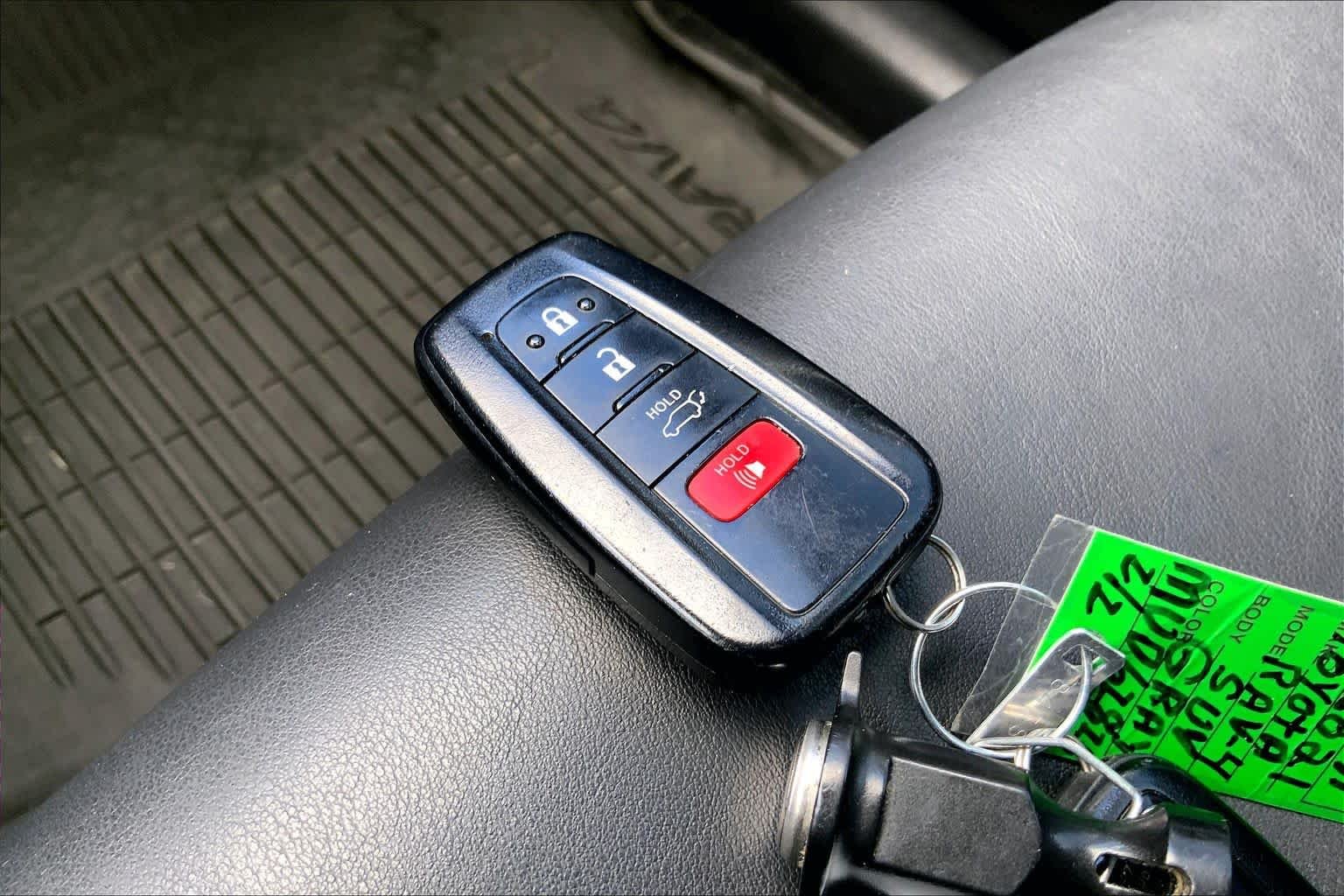Used 2021 Magnetic Gray Metallic/Midnight Black Metallic Toyota Hybrid XSE image 15