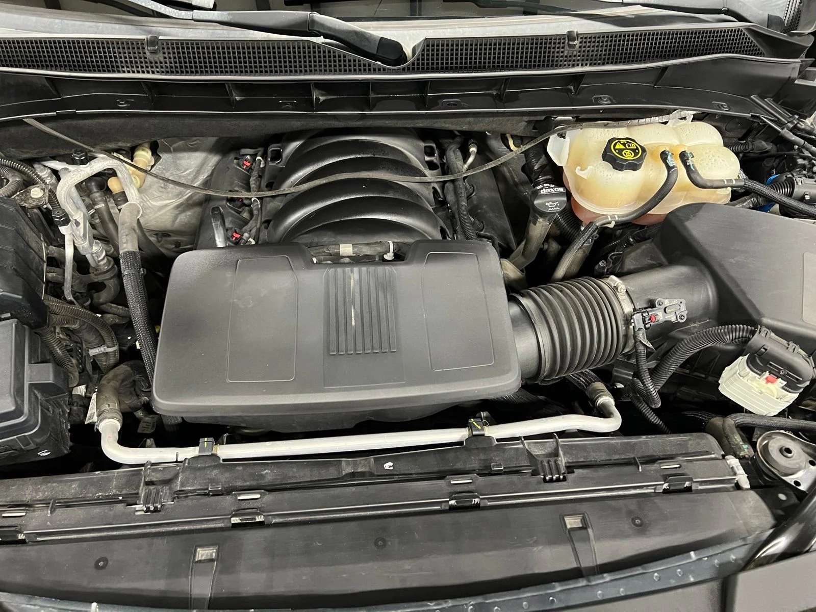 Used 2022 Gray Chevrolet Z71 image 27