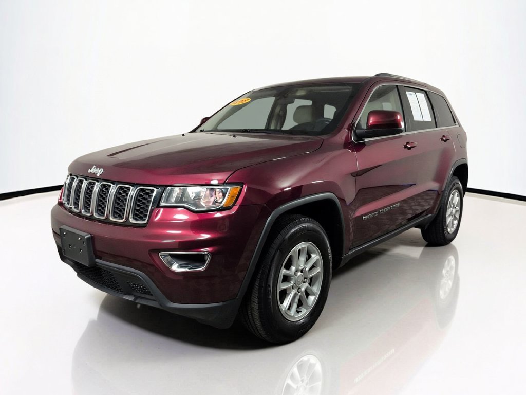 Used 2018 Red Jeep Laredo E image 11