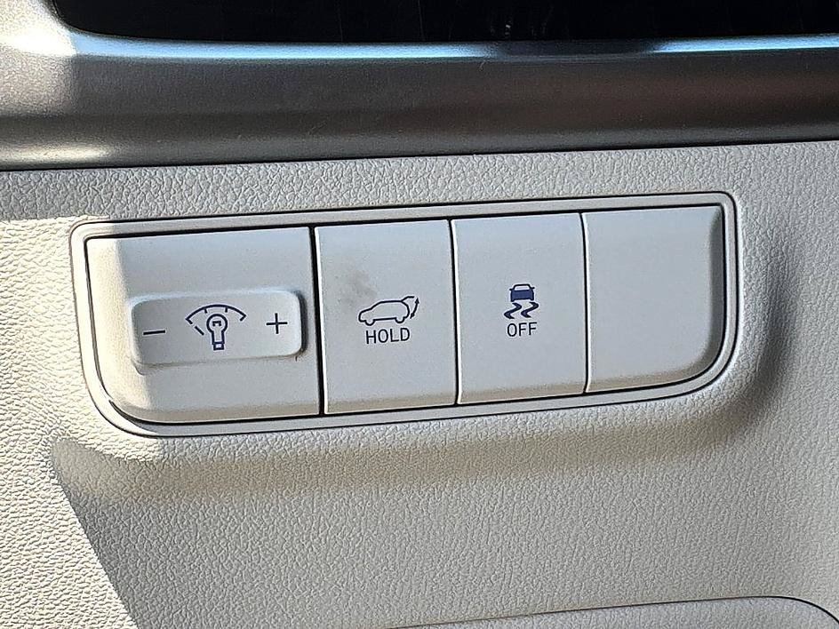 Used 2025 Atlantis Blue Hyundai SEL image 21
