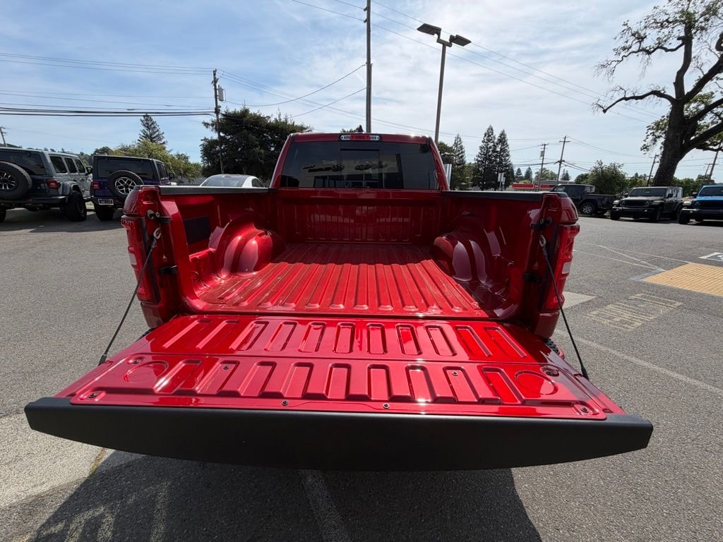 New 2026 Molten Red Pearl-Coat Exterior Paint RAM Laramie image 25