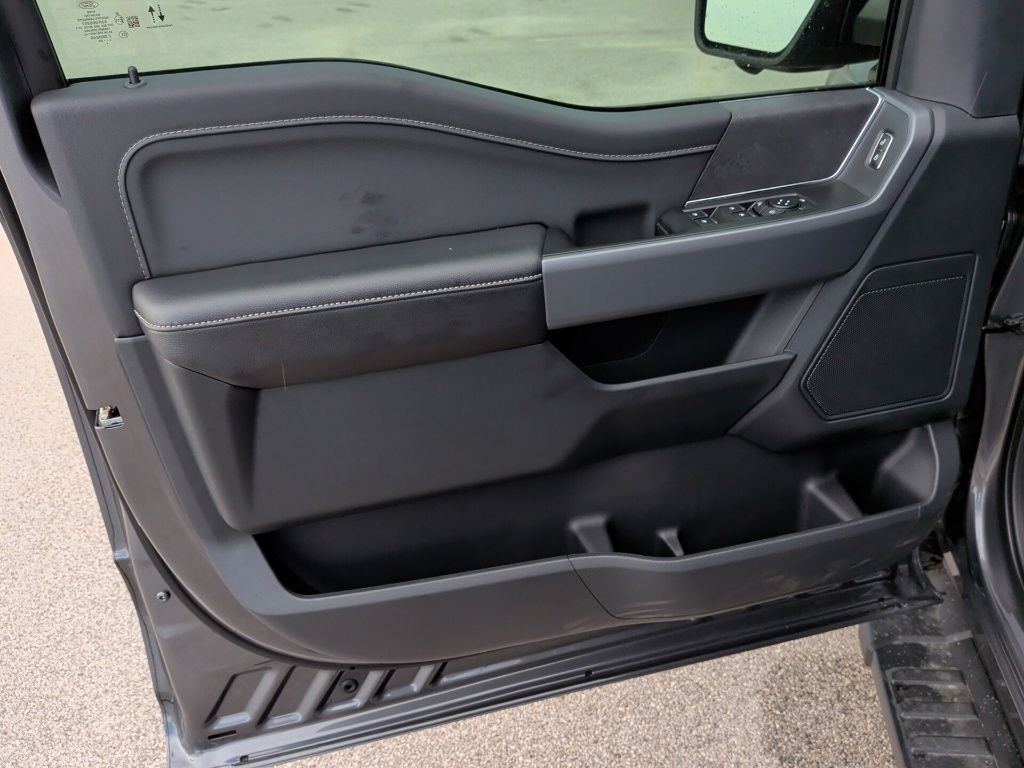New 2026 Carbonized Gray Metallic Ford XLT image 10