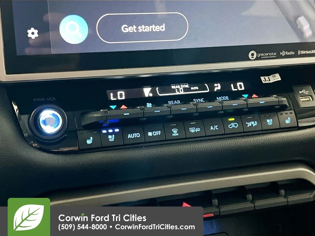 Used 2024 Wind Chill Pearl Toyota Limited image 9