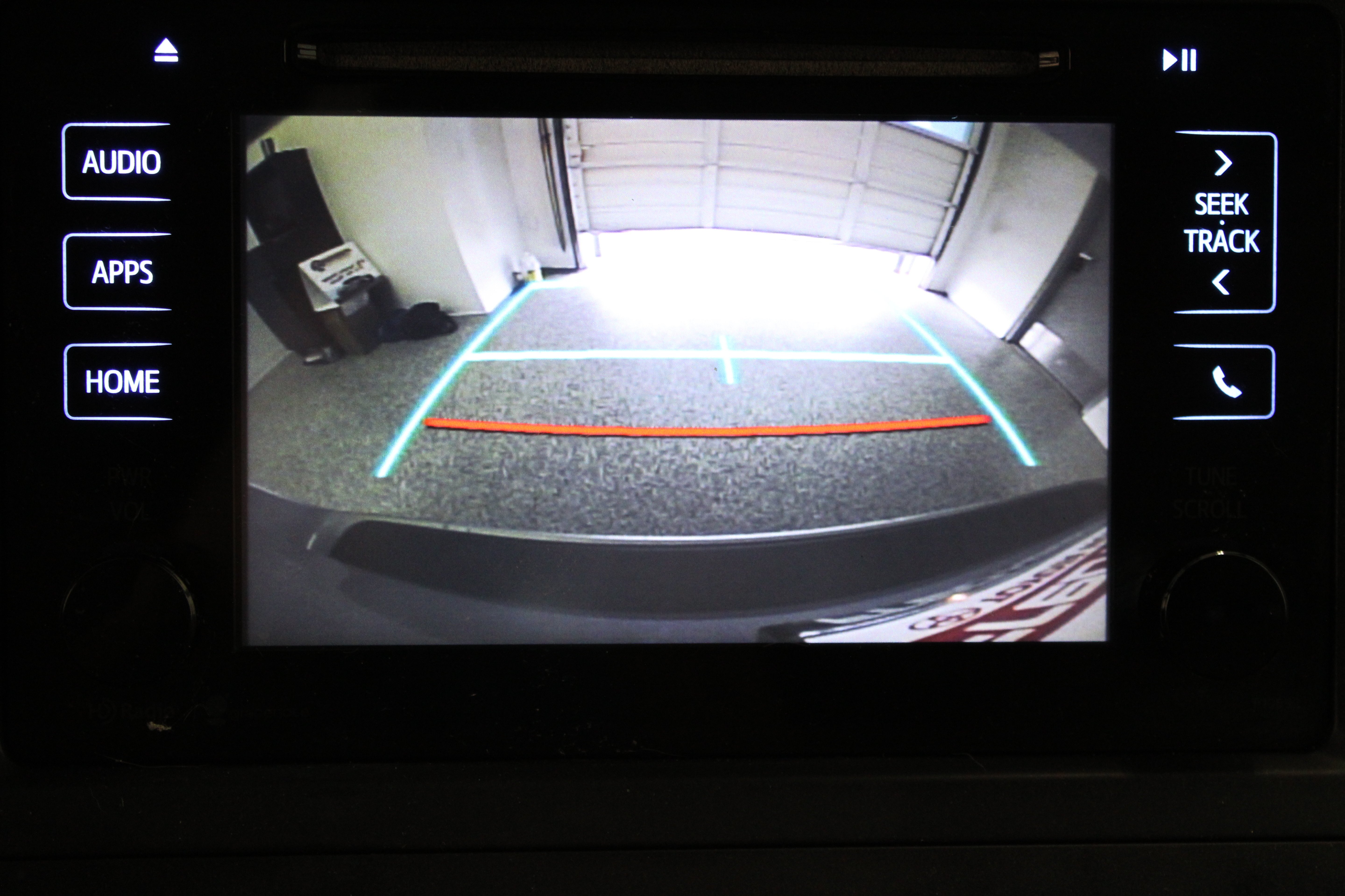 Used 2015 Silver Sky Metallic Toyota XLE Premium 3.5L image 21