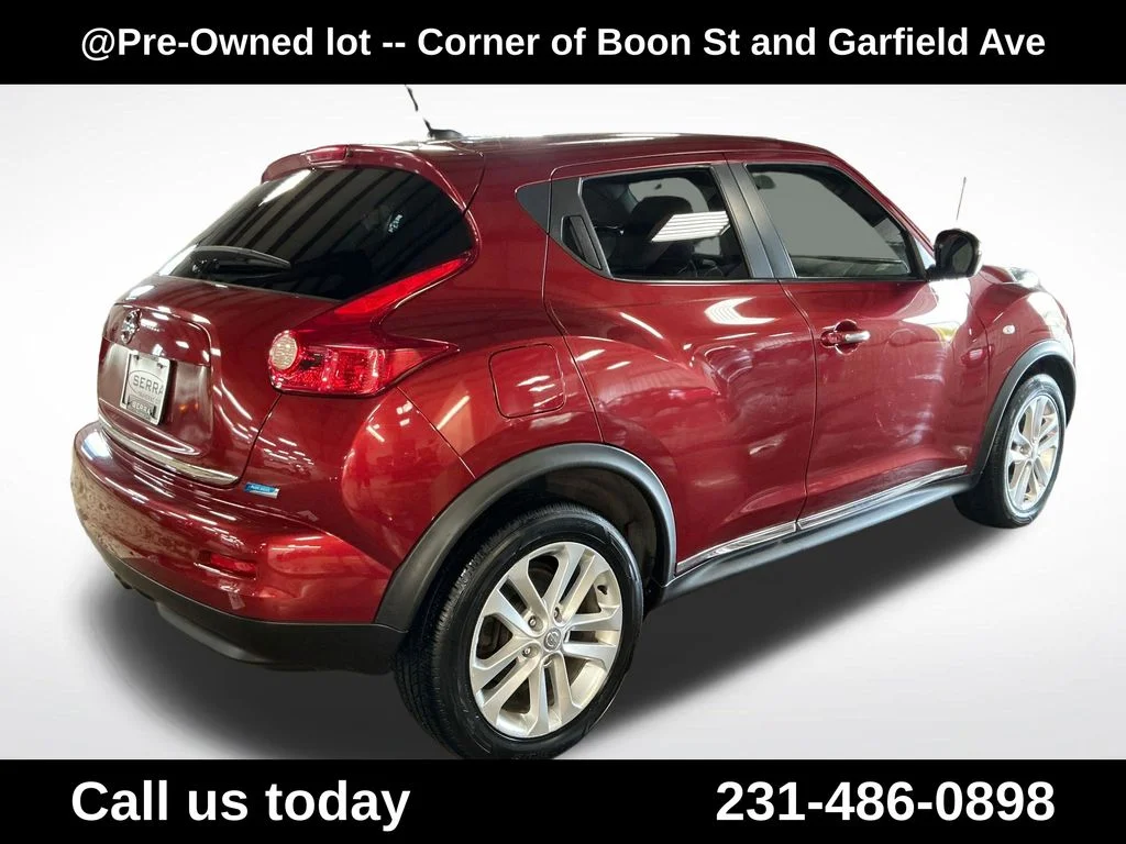 Used 2012 Red Nissan SL image 5