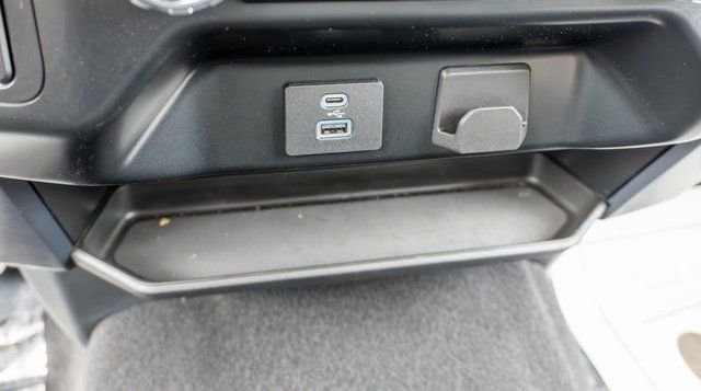Used 2024 Agate Black Metallic Ford XLT image 27