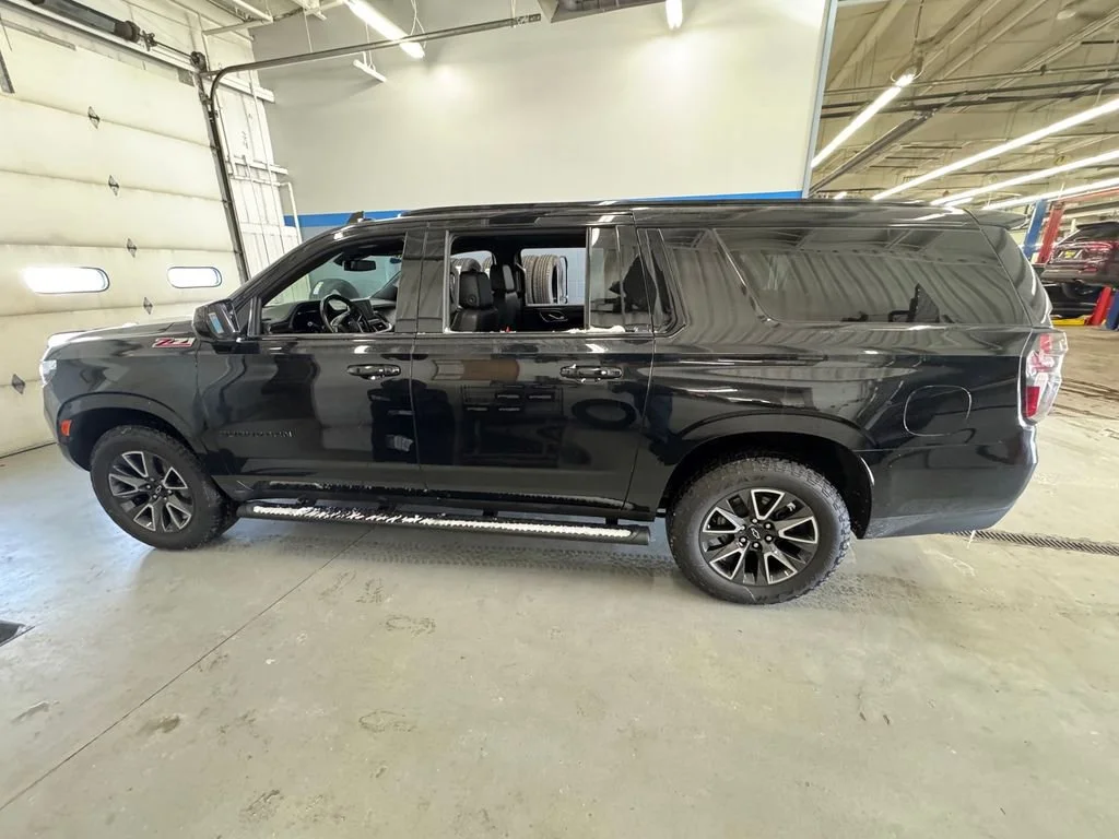 2023 Chevrolet Suburban Z71 - Photo 6