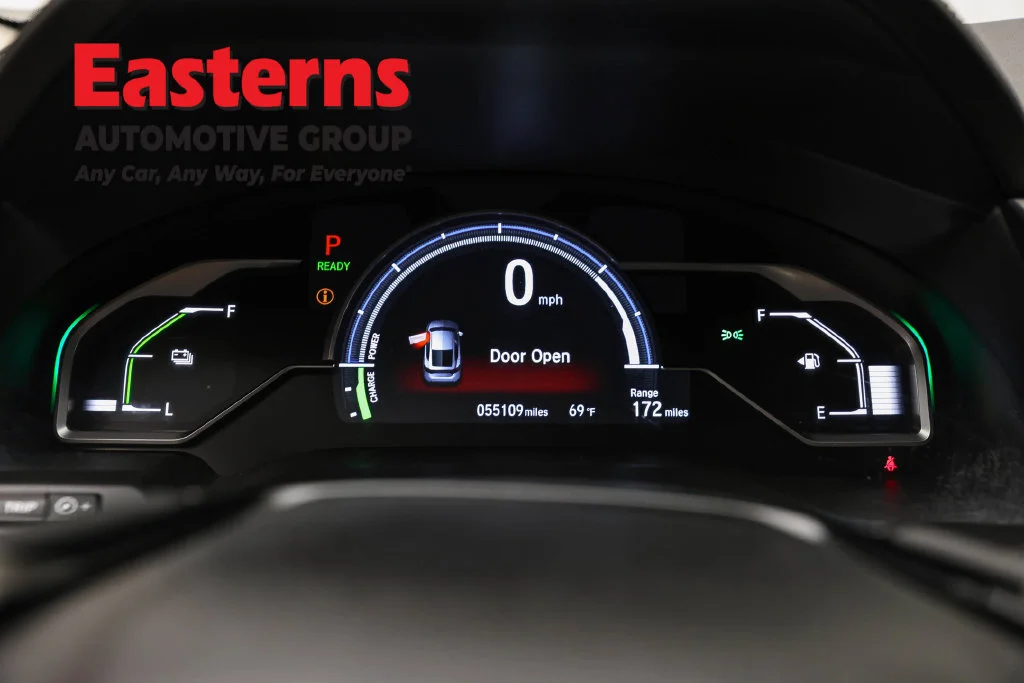 Used 2018 Silver Honda Touring image 17