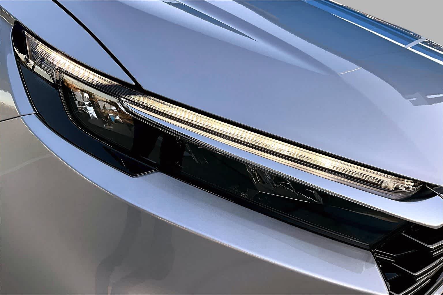 New 2026 Solar Silver Metallic Honda 2WD EX-L image 13