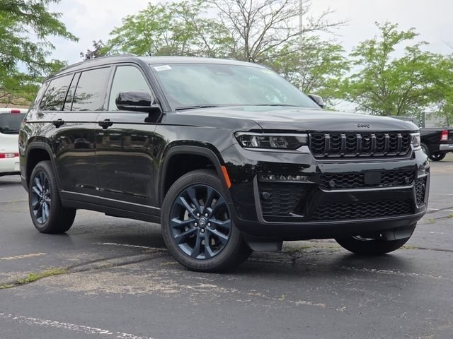 New 2026 Diamond Black Crystal Pearl-Coat Exterior Paint Jeep 85th Anniversary Edition image 2