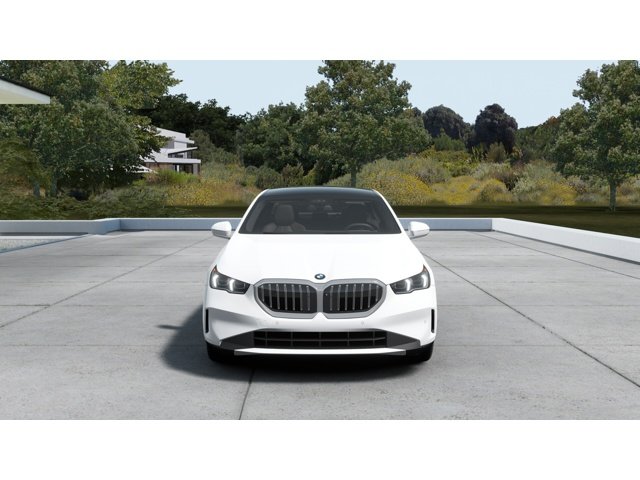 New 2027 Alpine White BMW  image 3