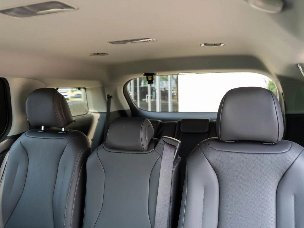 New 2026 Aurora Black Pearl Kia EX image 12