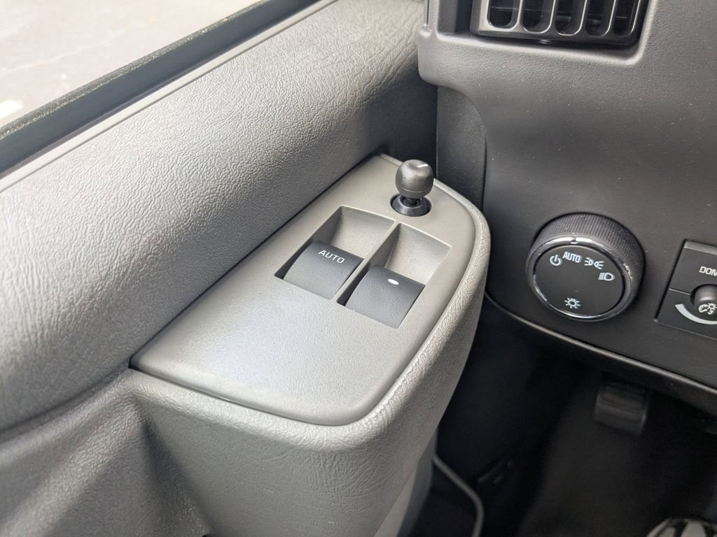 2025 Chevrolet Express Cargo Work Van - Photo 23