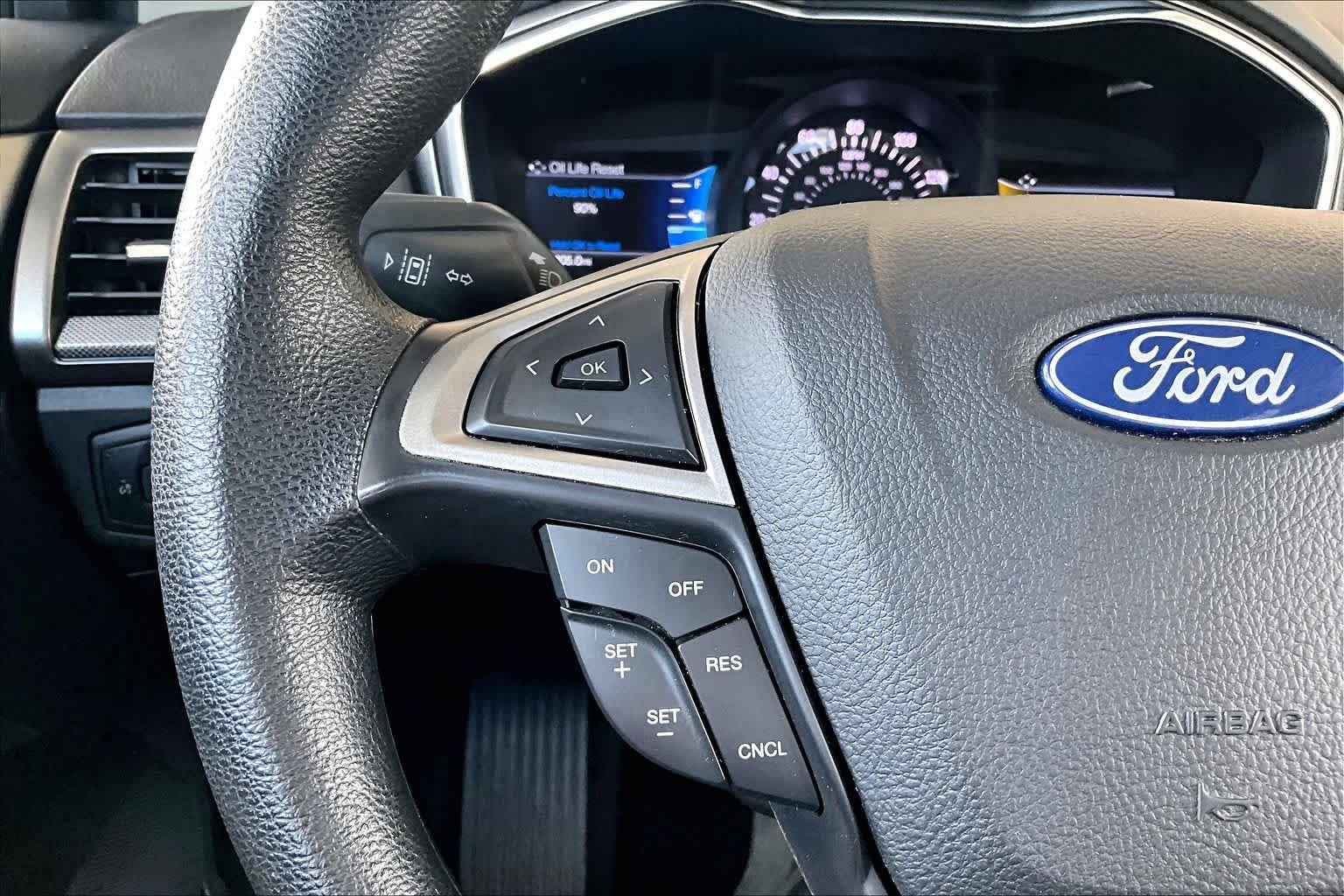 Used 2020 Oxford White Ford SE image 23