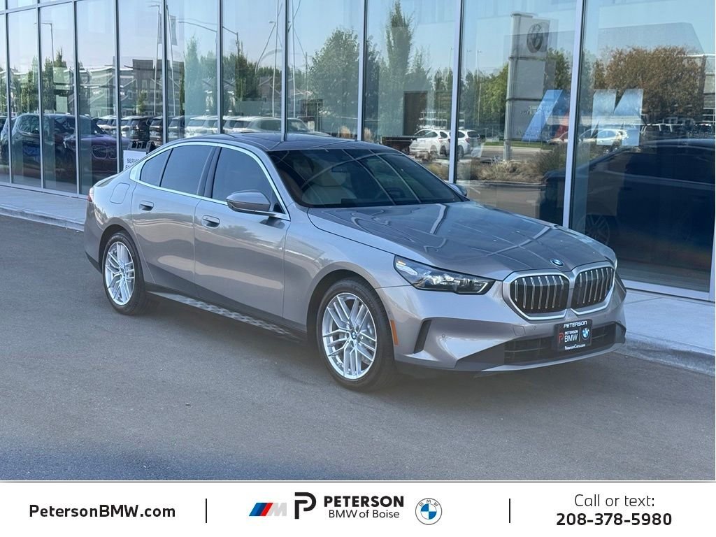 Used 2024 Oxide Grey Met BMW 530i image 7