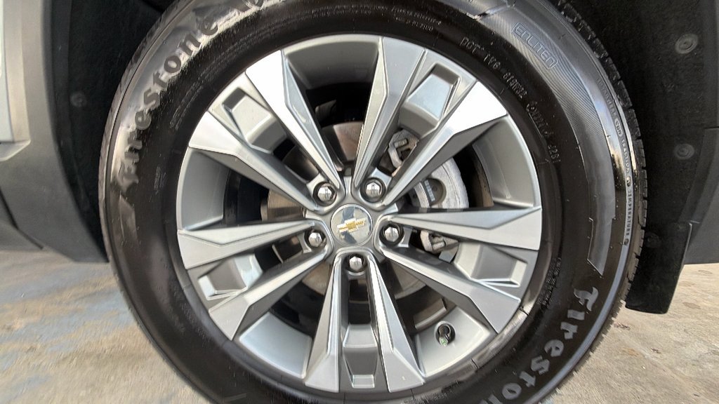 Certified Used 2025 Sterling Gray Metallic Chevrolet LT image 34
