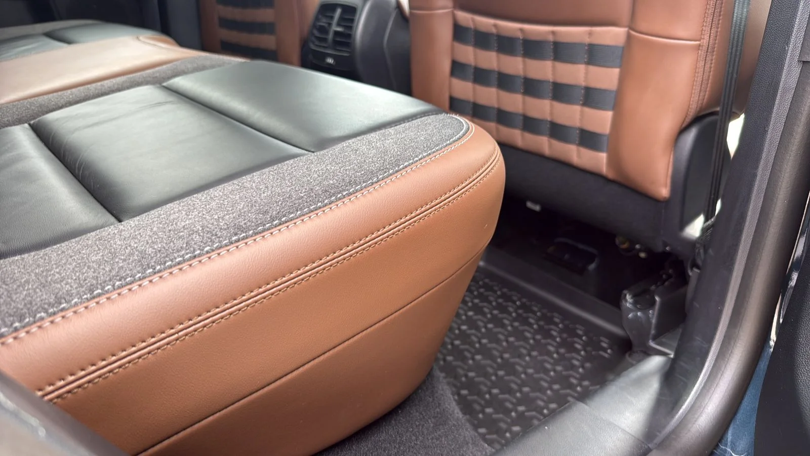 Used 2023 Blue Ford Outer Banks image 26