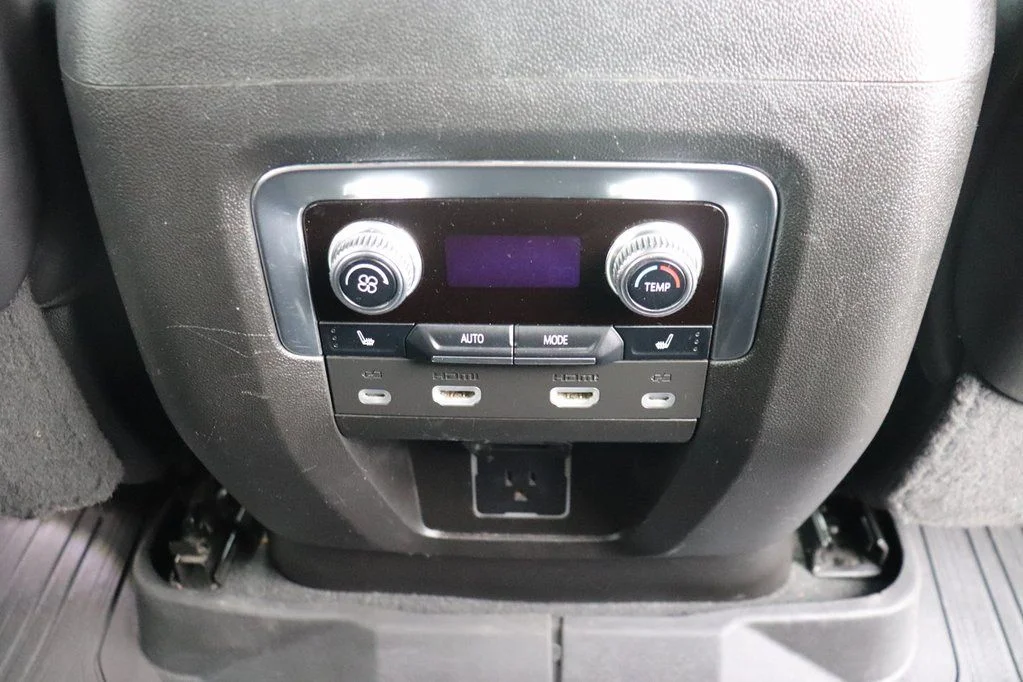 2023 GMC Yukon XL Denali Ultimate - Photo 24