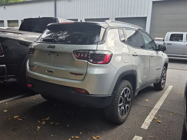 Used 2024 Black Jeep Trailhawk image 4