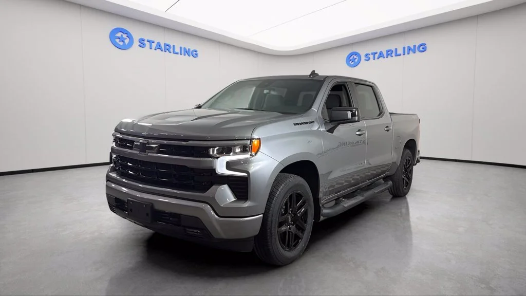 Used 2023 STERLING GRAY METALLIC Chevrolet RST image 17
