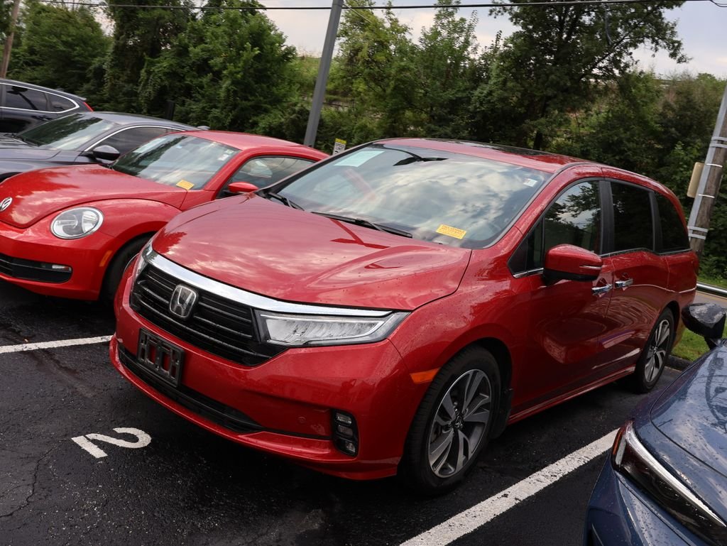 Used 2023 Red Honda Touring image 4