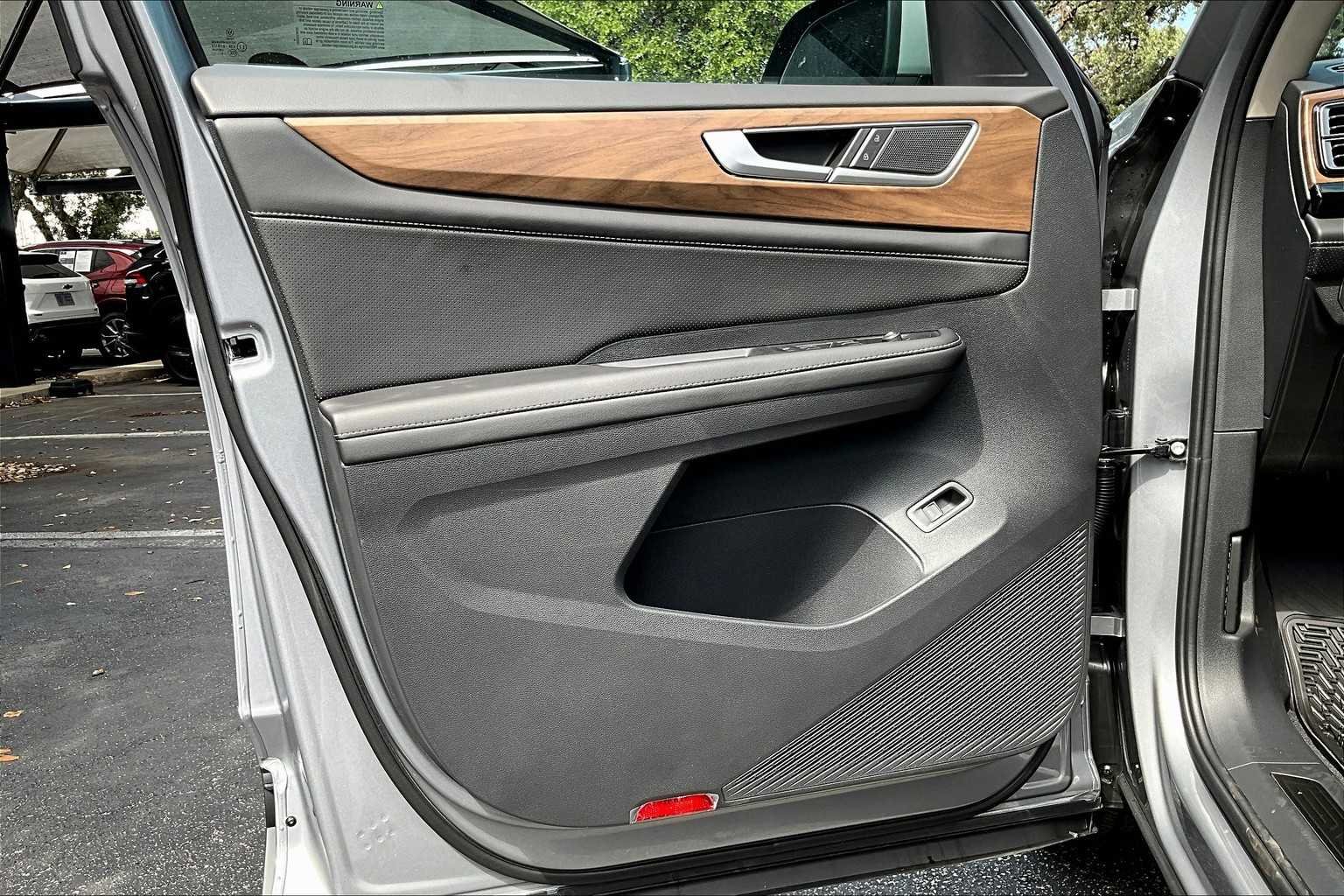 2026 Volkswagen Atlas SE w/Tech - Photo 10