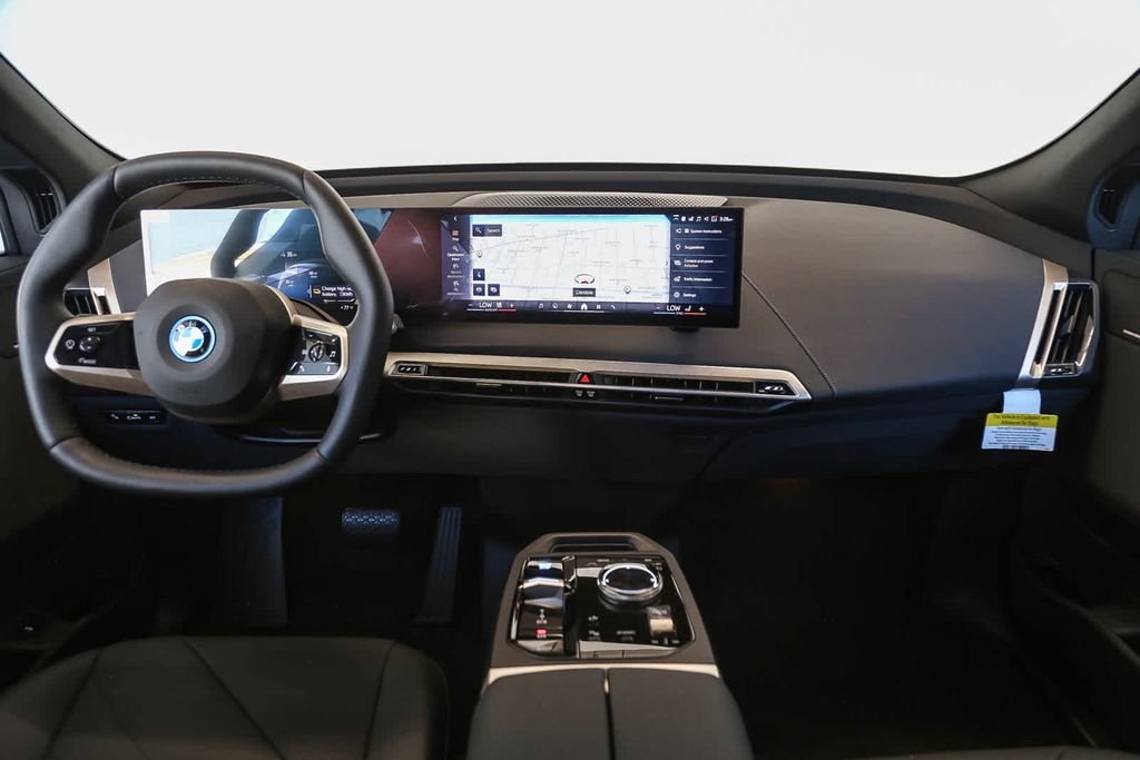 2025 BMW iX 50 - Photo 11