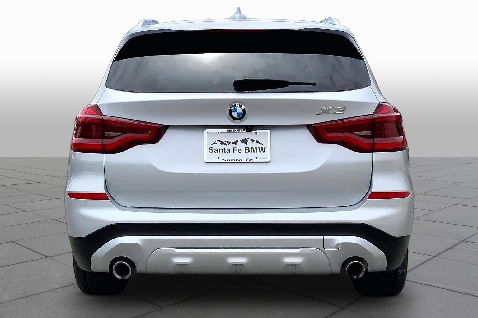 Used 2018 Dark Graphite Metallic BMW xDrive30i image 4
