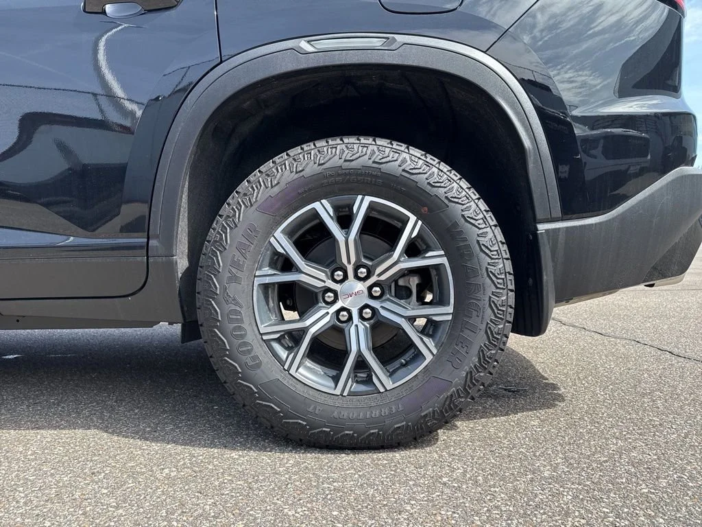 2026 GMC Acadia AT4 - Photo 8