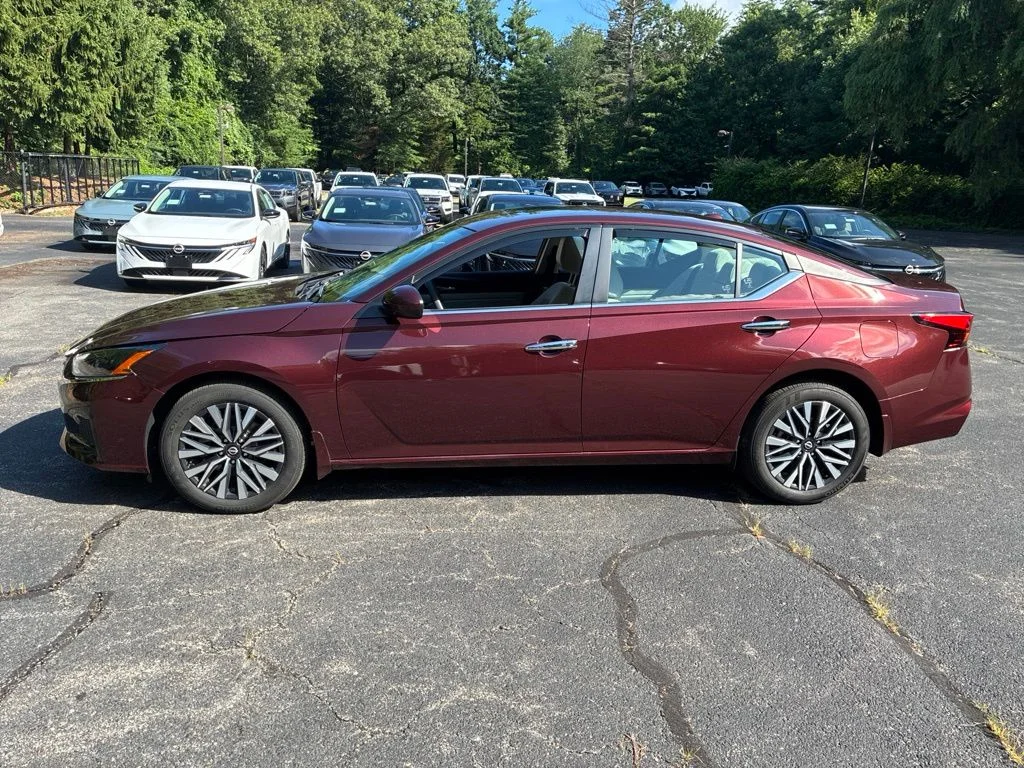 Certified Used 2024 Red Nissan 2.5 SV image 4