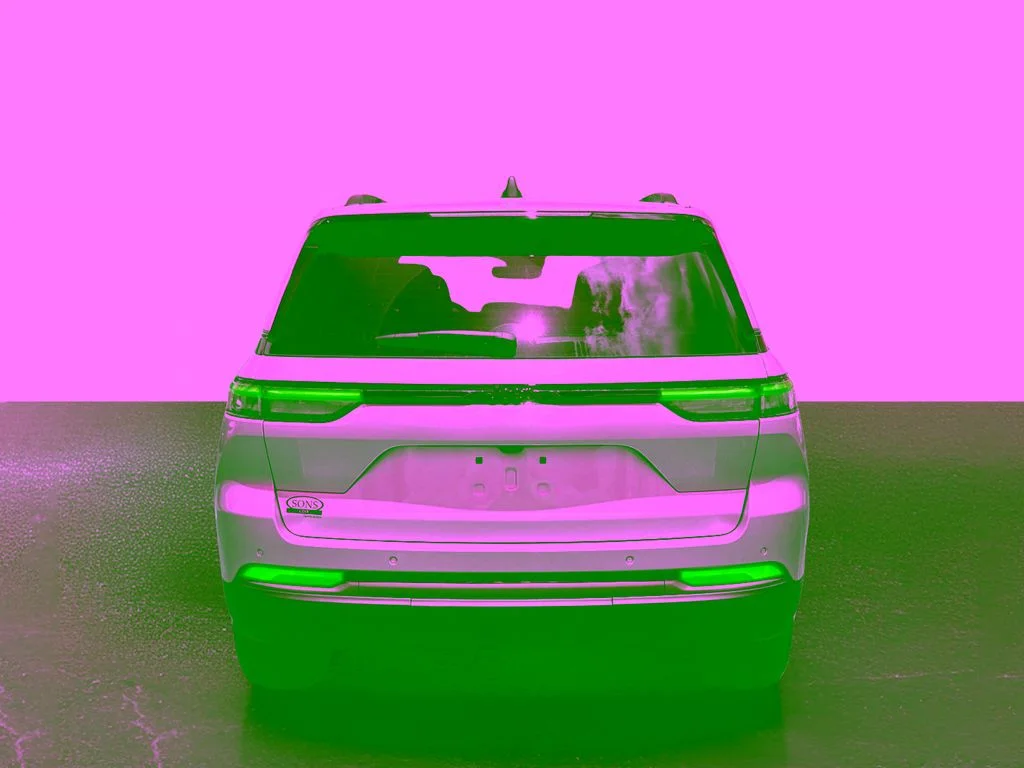 New 2026 Silver Zynith Exterior Paint Jeep Altitude image 10