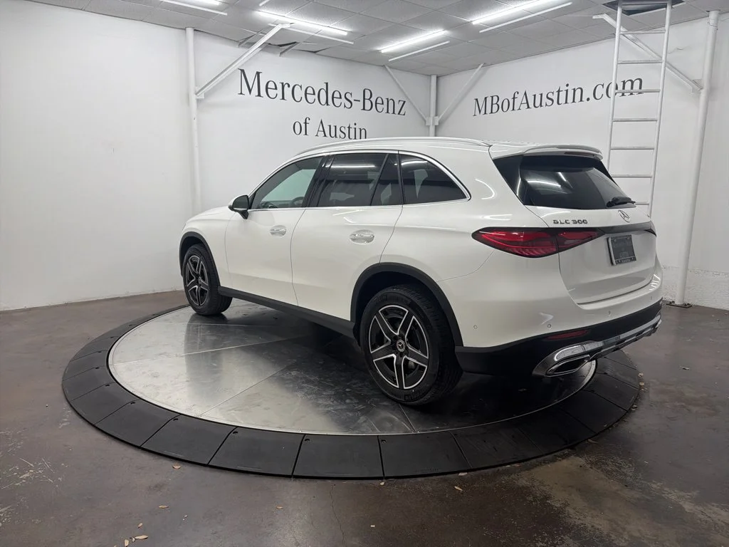 Used 2026 White Mercedes-Benz GLC 300 image 5