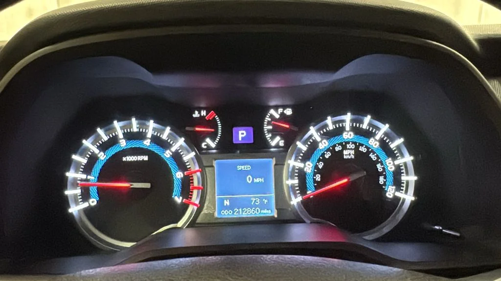 Used 2015 Red Toyota SR5 image 17