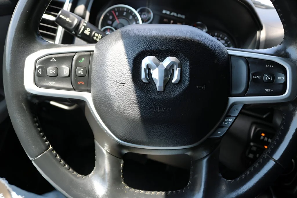 Used 2023 Silver Ram Big Horn/Lone Star image 18