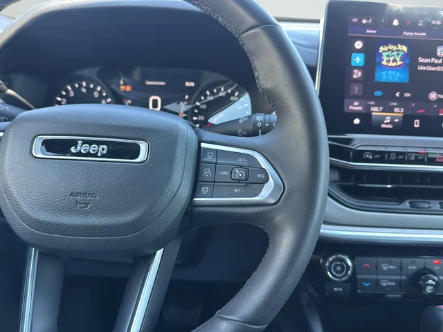 Used 2025 Silver Jeep Limited image 17