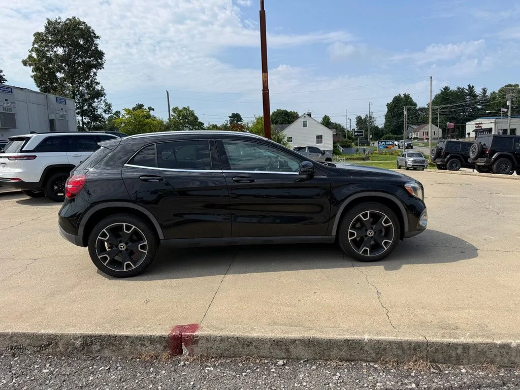 Used 2019 Black Mercedes-Benz GLA 250 image 5
