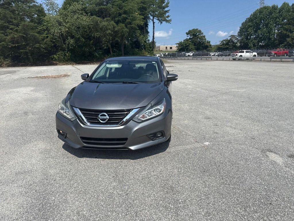Used 2017 Gray Nissan 2.5 SV image 4