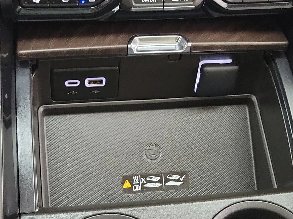 2024 GMC Yukon Denali - Photo 20