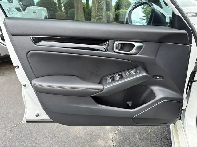 Used 2024 White Honda Touring image 10
