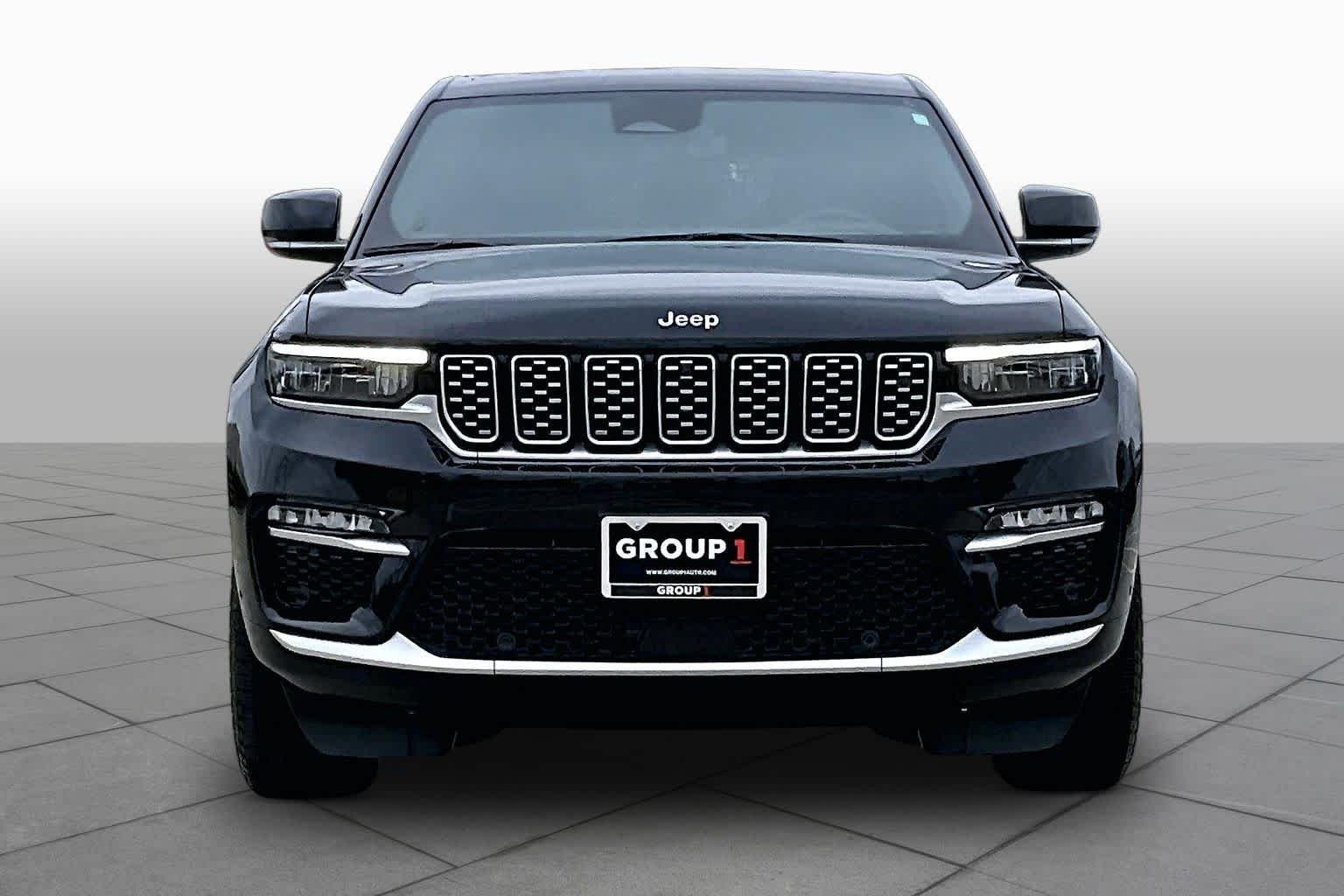 Used 2023 Diamond Black Crystal Pearlcoat Jeep Summit image 4