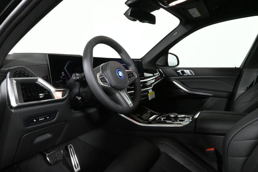Used 2026 Black BMW xDrive50e image 16