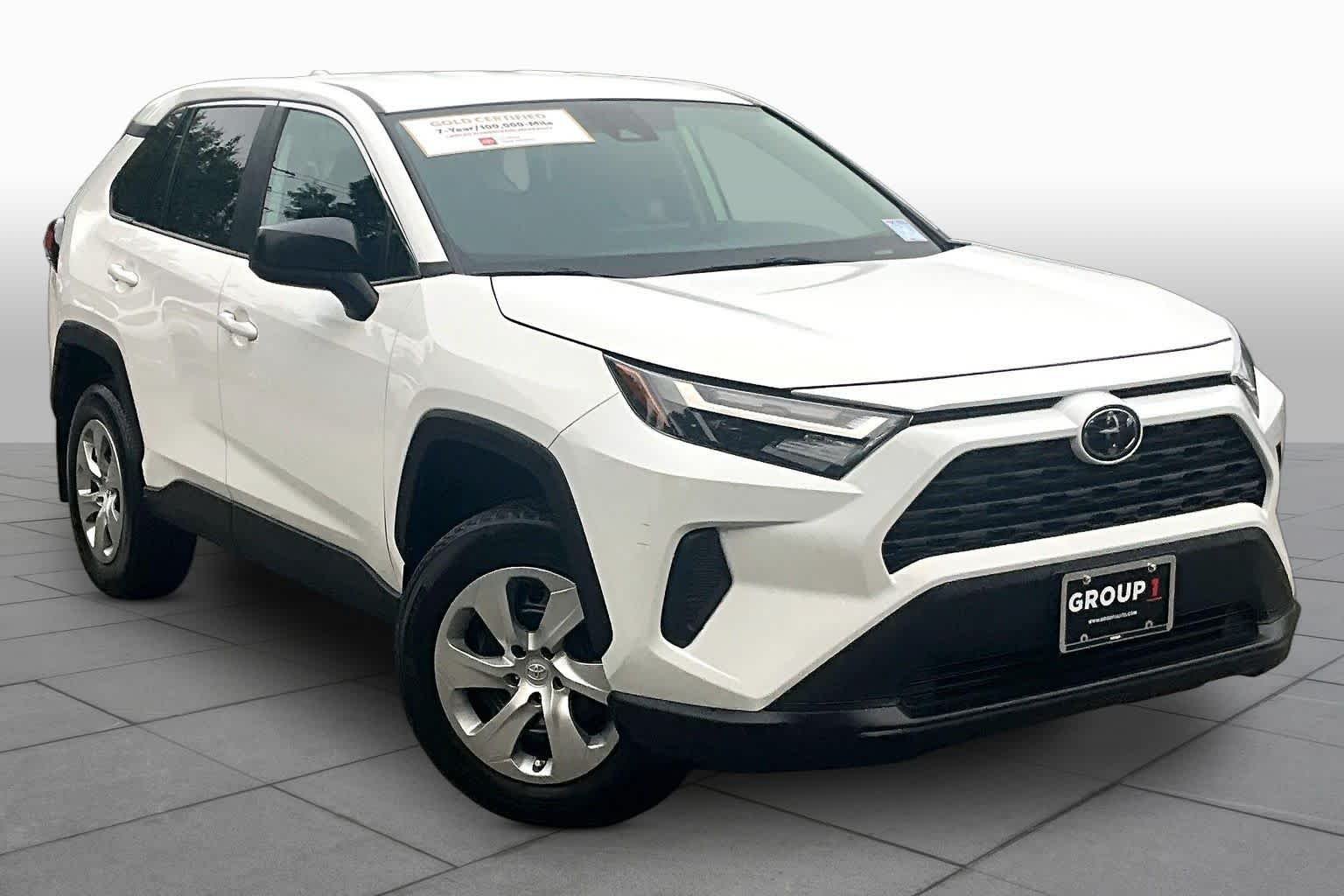 Used 2023 Ice Cap Toyota LE image 3