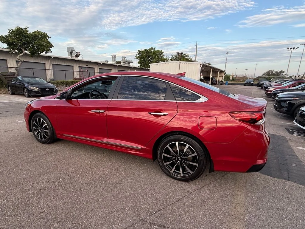 Used 2019 Red Hyundai SEL image 5