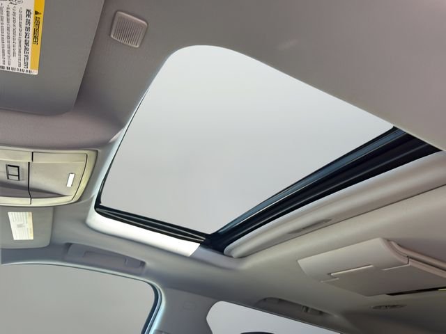 Used 2017 Silver Chevrolet Premier image 17