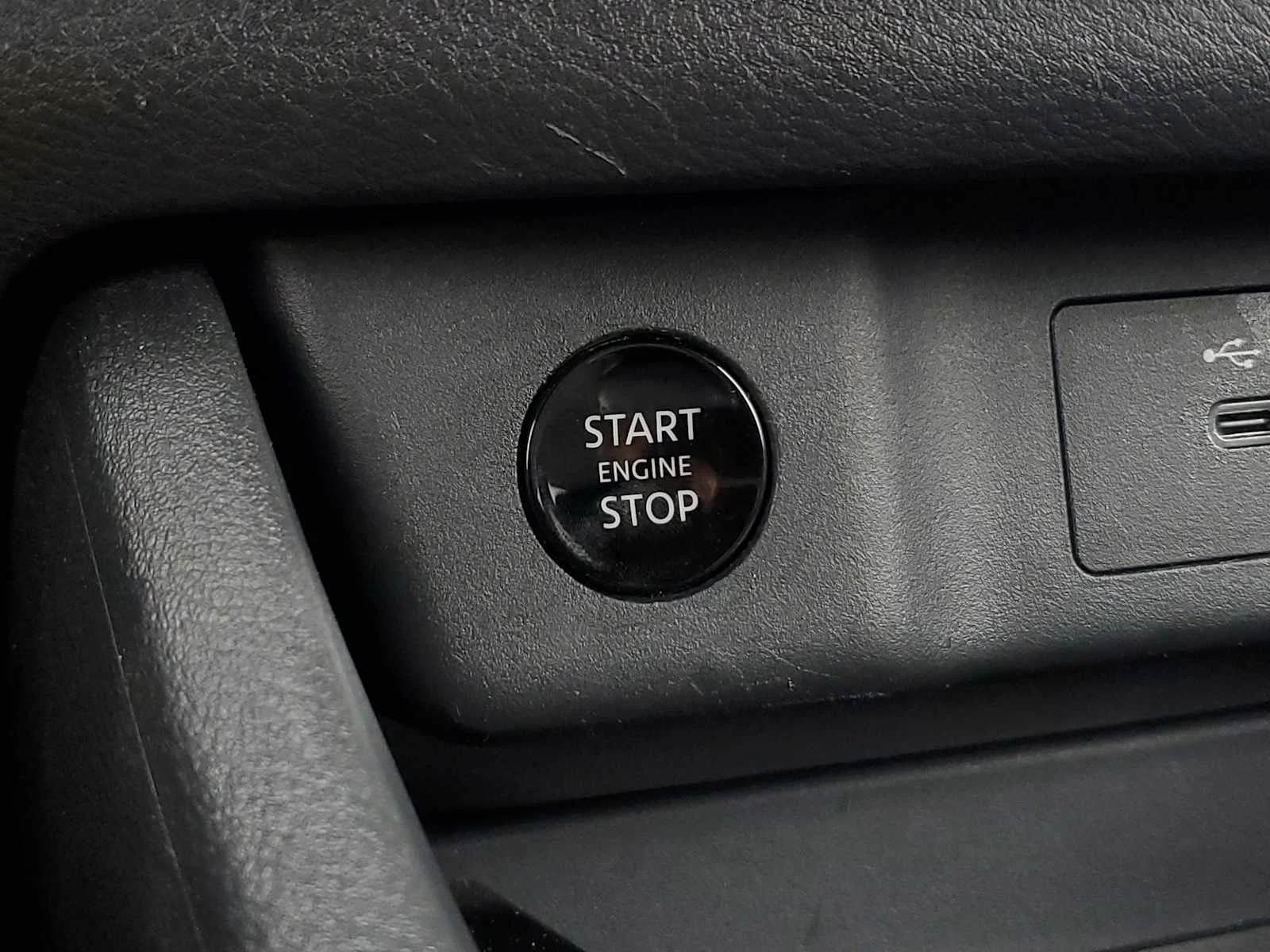 Used 2025 Deep Ocean Blue Pearl Nissan SV image 26