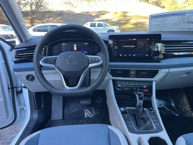 2026 Volkswagen Jetta SE - Photo 16